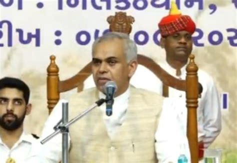 'Hindus are biggest bigots & hypocrites': Gujarat Governor Acharya ...