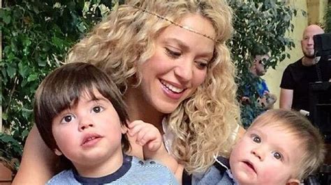 Milan Piqué Mebarak Shakira Kids Age : Shakira Baby Milan Cheer On Gerard Pique Photo 2952844 ...