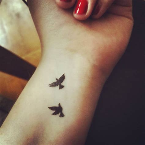 45 Impressive Sparrow Tattoo Ideas - Tattoo Inspiration & Meanings