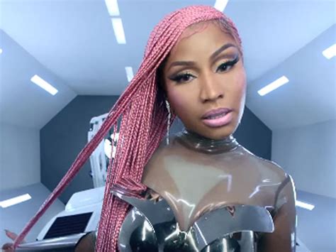 Nicki Minaj's 'Motorsport' pink braids took 36 hours to create | Canoe.Com