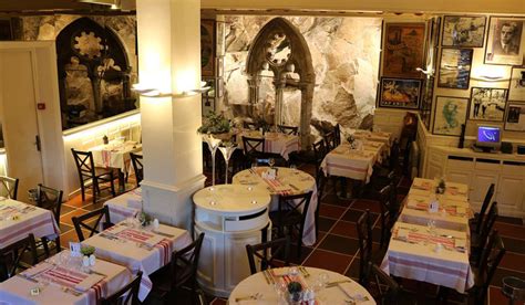 Restaurant La Mère Poulard - Le Mont Saint-Michel