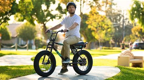 Razor's New Rambler 20 Is A Scrambler-Inspired E-Bike For Grown-Ups