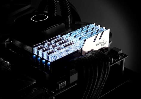 Trident Z Royal, G.Skill présente sa DDR4 RGB « bling bling » - GinjFo