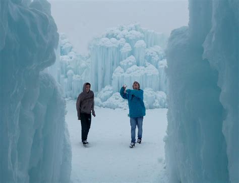 Ice Castles in Midway Utah. Hummm, never knew. May need to check it out Midway Utah, Ice Castles ...