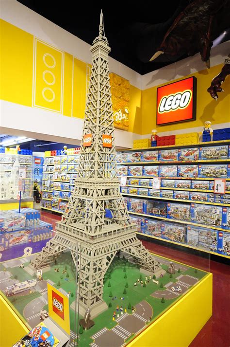 Lego Eiffel Tower (2) | AAron Metcalfe | Flickr