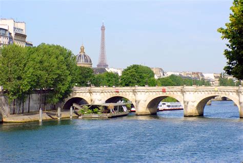 A few words about the banks of River Seine in Paris