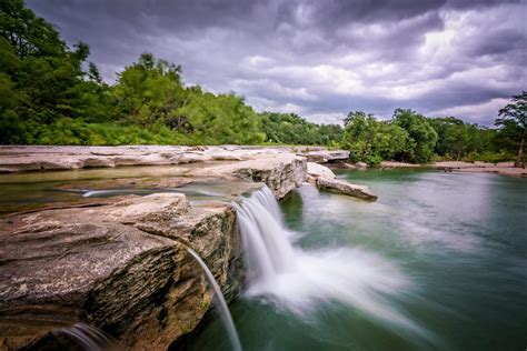 7 Beautiful Waterfalls in Texas | Drivin' & Vibin'