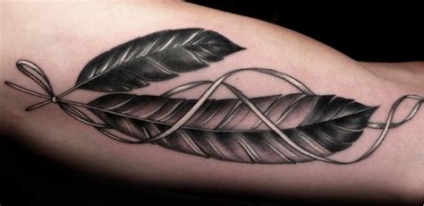 15+ Best Eagle Feather Tattoo Designs and Ideas | PetPress | Feather tattoo design, Eagle ...