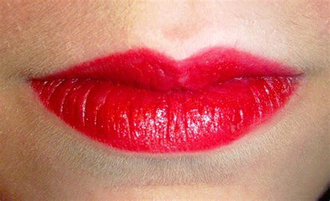 The Juicy Beauty Word: Red Lipstick. Warm Red or Cool Red?