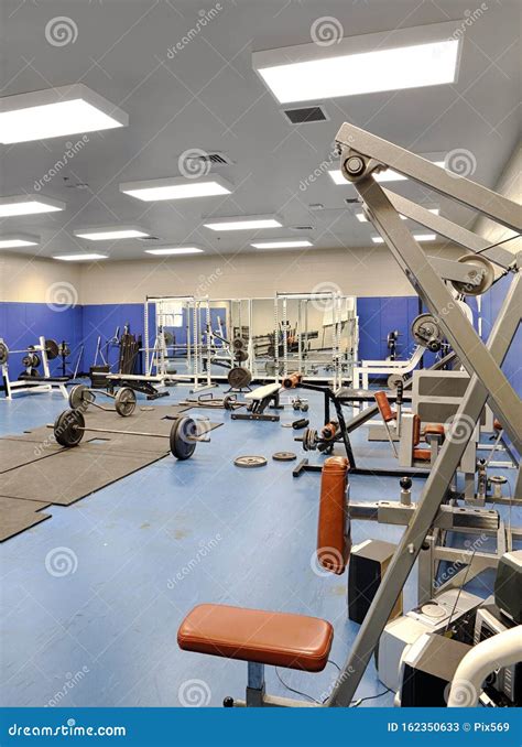 A High School weight room stock image. Image of sport - 162350633