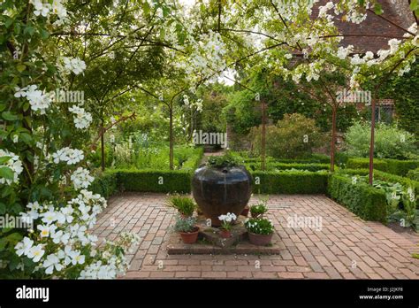 White Garden, Sissinghurst Castle Gardens, Kent, Great Britain Stock ...