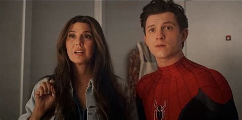 peter and aunt may | Marvel couples, Comic movies, Peter spiderman