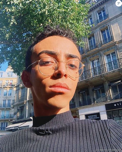 Bilal Hassani prend la pose sur Instagram, le 23 septembre 2019 à Paris. - Purepeople