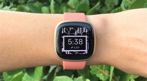 Fitbit Versa 3 - Review 2020 - PCMag Asia