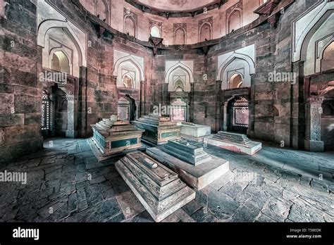 Inside humayun tomb hi-res stock photography and images - Alamy