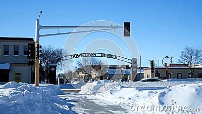 BEMIDJI, MN - 8 FEB 2019: Village Street Scene after a Winter Snow Storm. Stock Video - Video of ...