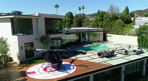 SoCal House of the Future Comes Equipped With a Drone Helipad