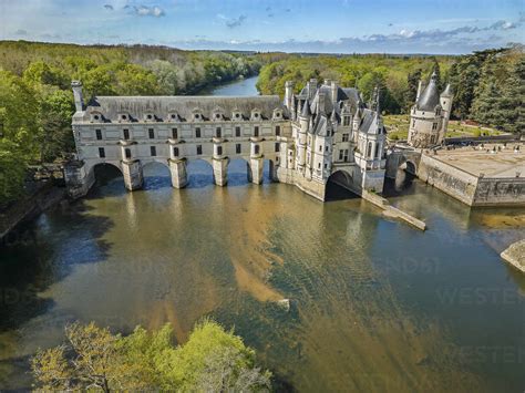 France, Centre-Val de Loire, Chenonceaux, Aerial view of Chateau de ...