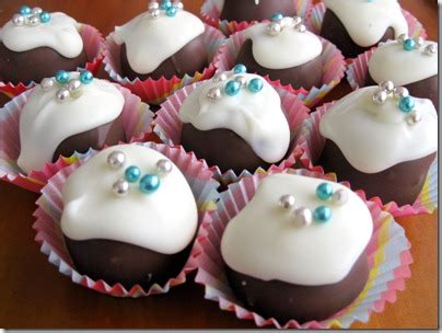 Baking Makes Things Better: Mini Chocolate Christmas Puddings