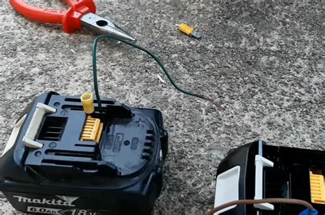 Makita Battery Not Charging: How to Fix? - ToolsProfy