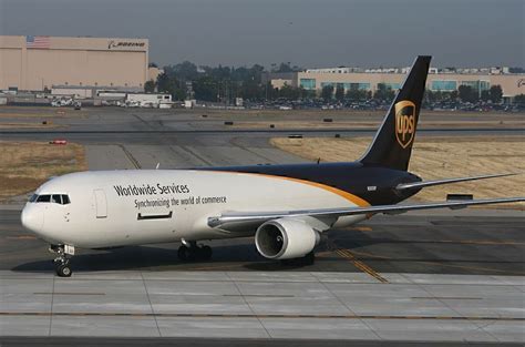 UPS Takes New Boeing 767-300F Just Before Christmas