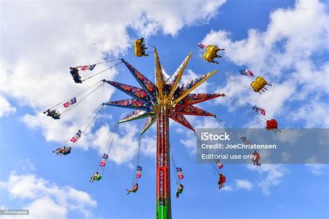 Minnesota State Fair Rides And People Stock Photo - Download Image Now ...