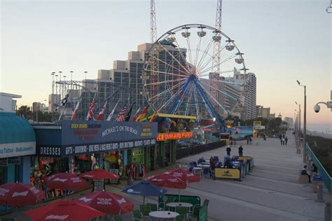 Daytona Beach boardwalk | Daytona beach boardwalk, Beach boardwalk ...