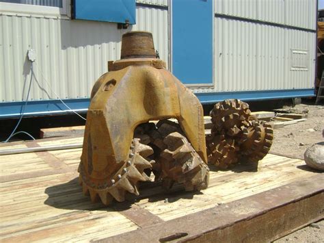 Oil Rig, drill bit | Well drilling, Oil rig, Cone drills