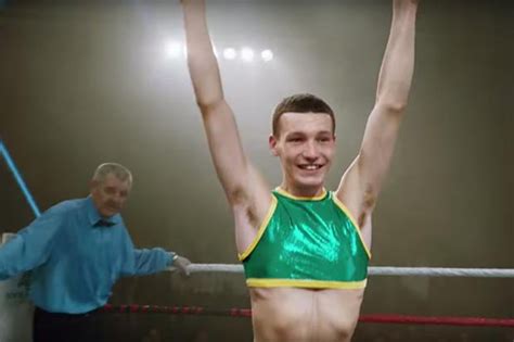 Pot Noodle advert star wows 20,000 boxing fans after becoming internet sensation | Daily Star