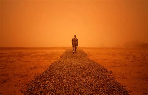 Pesron walking on path way, iraq HD wallpaper | Wallpaper Flare
