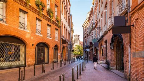 Car Hire in Toulouse from £17/day - Search for car rentals on KAYAK