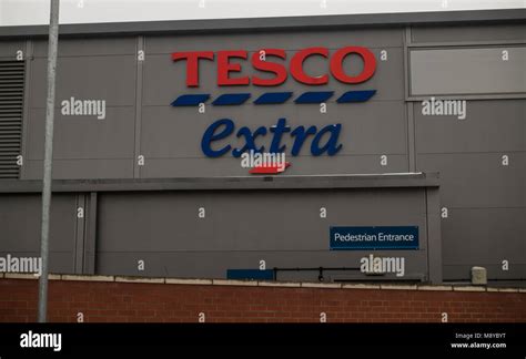 Tesco Extra sign. Stourbridge. West Midlands Stock Photo - Alamy