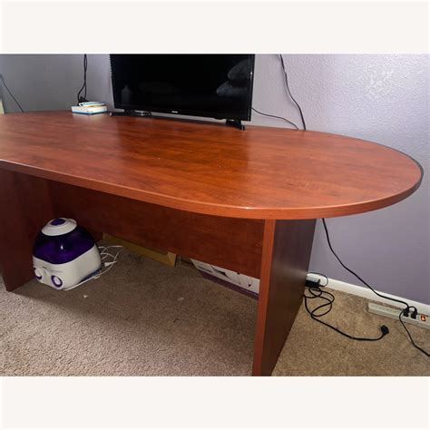 Oval Office Desk - AptDeco