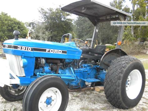 3910 Ford tractor