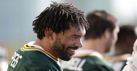 Julius Peppers salutes Packers fans in announcing retirement