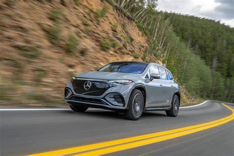 2023 Mercedes-Benz EQS SUV Is a Three-Row Electric Luxobarge - CNET