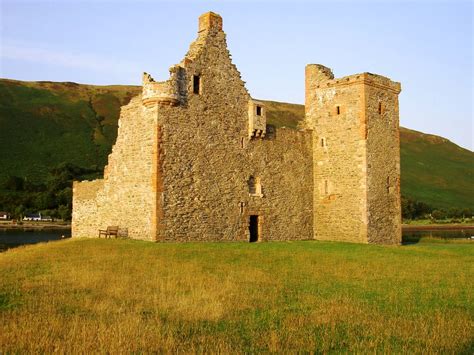 The History and Facts of Lochranza Castle