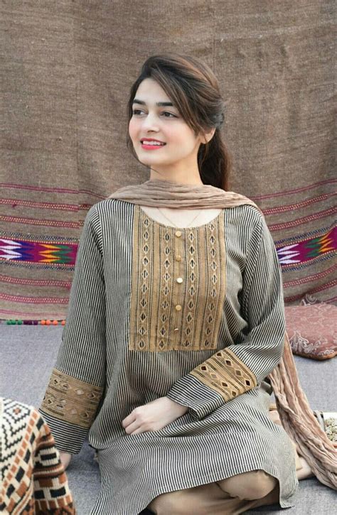 Pakistani Fashion Party Wear, Pakistani Dresses Casual, Pakistani Dress Design, Indian Fashion ...