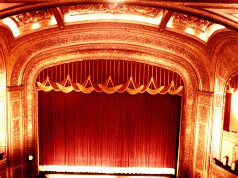 Methods of Dance: What's so wrong with proscenium arch theatre?