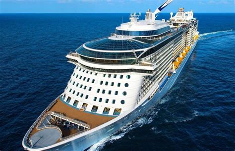 Seorang Penumpang Kapal Pesiar Royal Caribbean Positif Corona : Okezone Travel