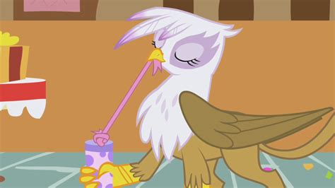 Image - Gilda opens her gift S1E05.png | My Little Pony Friendship is ...