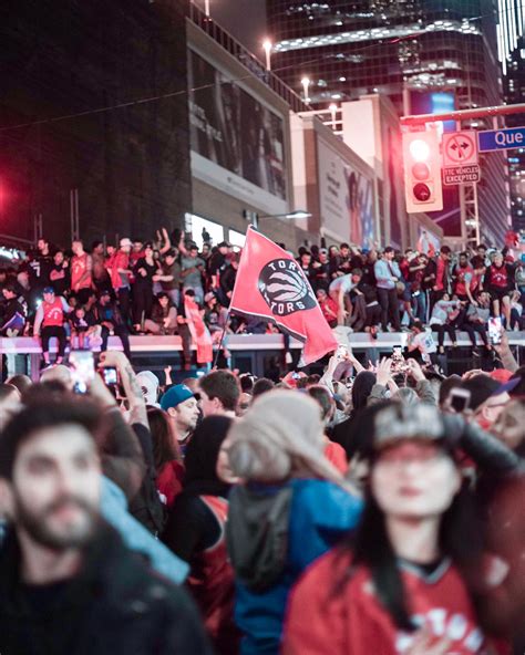 Here's what Toronto looked like when the Raptors won Game 6 (PHOTOS ...