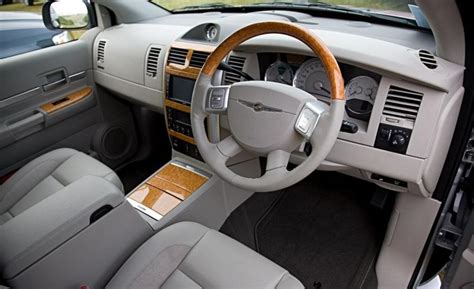 Chrysler aspen interior photos