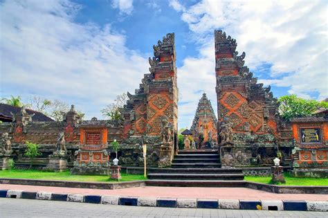 Batuan Temple or it's often called Batuan Temple Bali, Pura Puseh ...