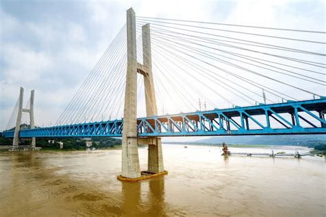 Premium Photo | Chongqing yangtze river metal railway bridge, china