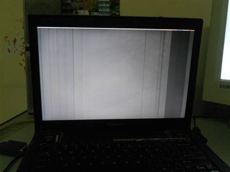 Laptop bị lỗi màn hình trắng