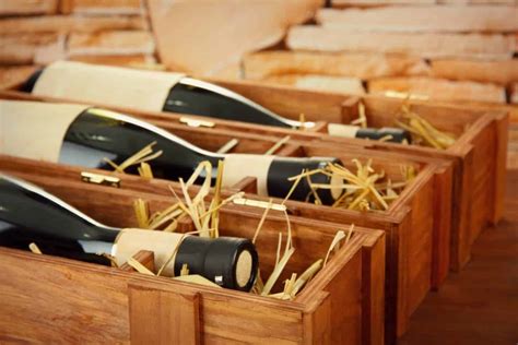 17 Best Wine of the Month Clubs To Join Or Gift In 2020 [Buying Guide]