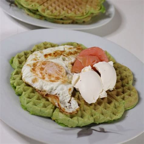 How to Make Green Spinach Waffles? [Recipe]