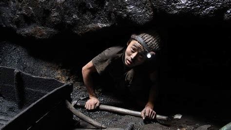 FrstHand | Rat Hole Minors - Inhuman Coal Mining in North India