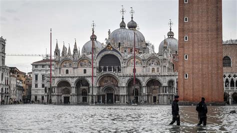 Venice floods: St Mark's Square reopens – DW – 11/16/2019